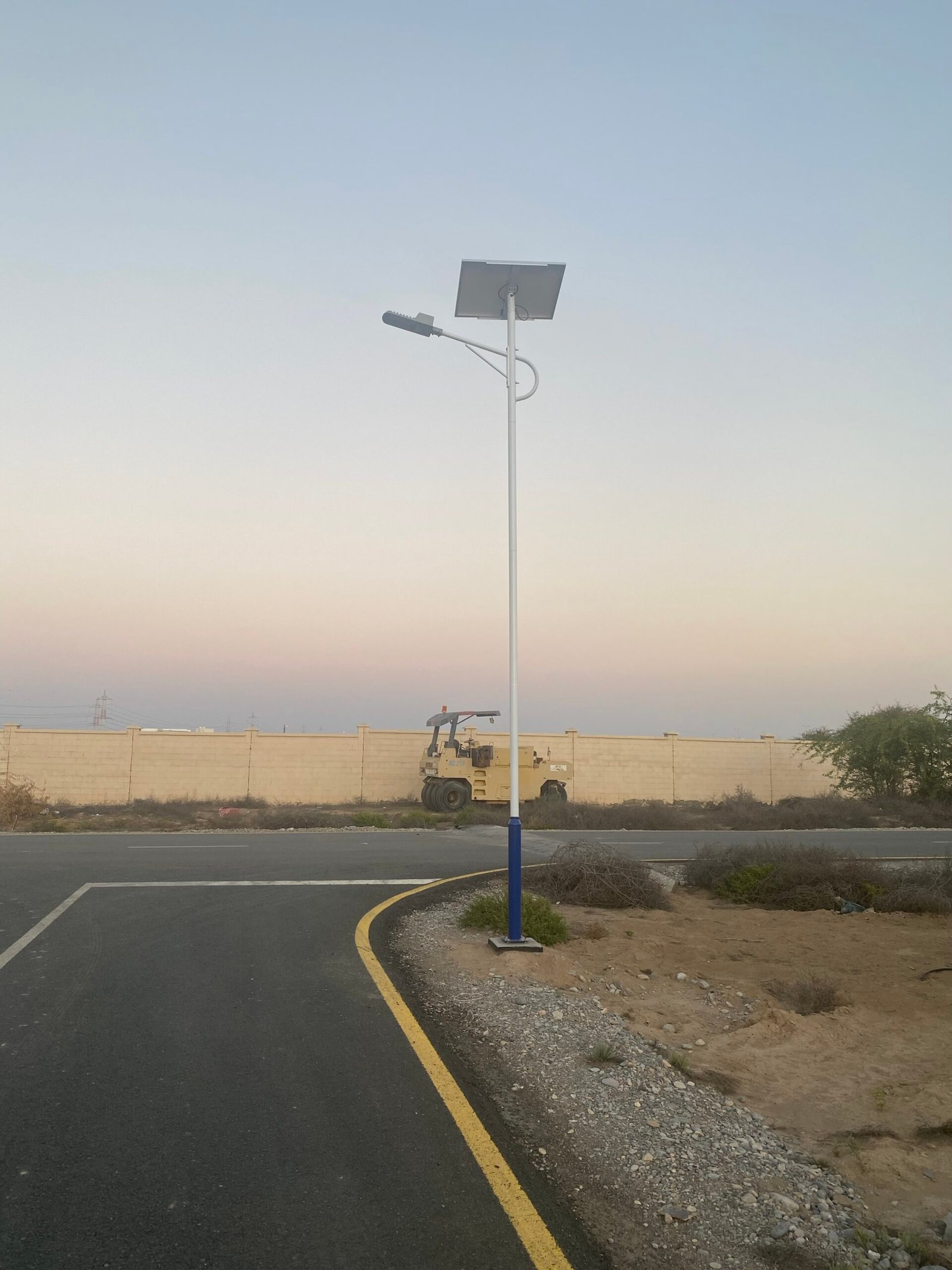 img_5026 عمود انارة الطريق ٦ امتار - الصورة 1